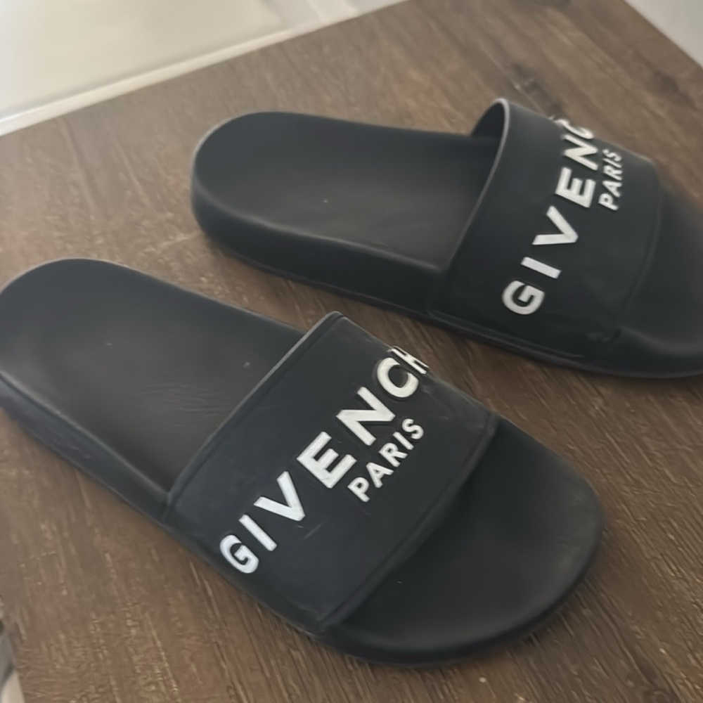 Authentic givenchy - Picture 2 of 6